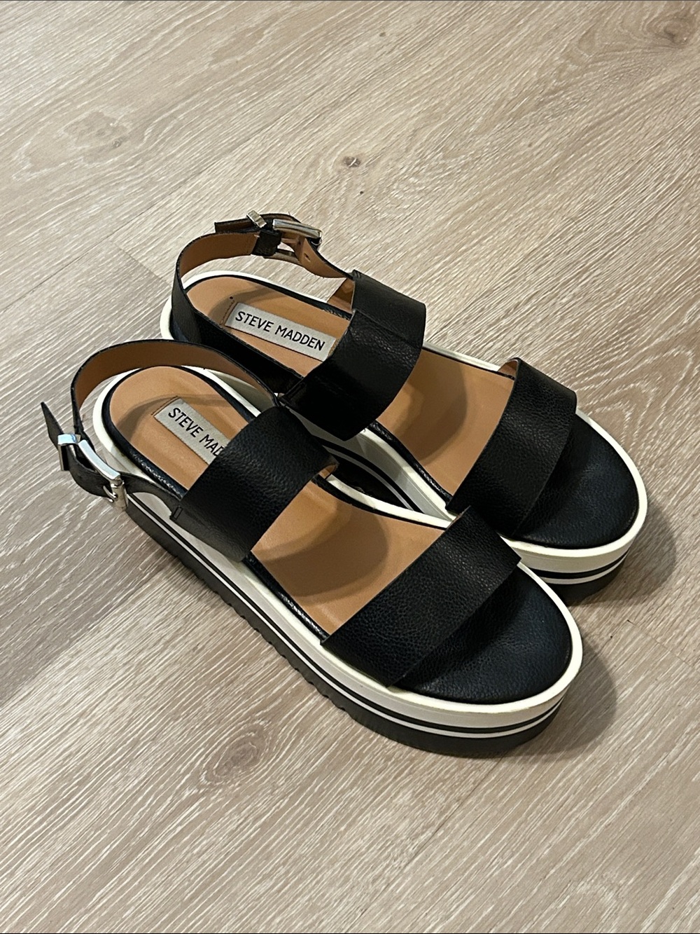 Steve Madden Strappy Black & White Pump Platform Sandals Sz 7.5